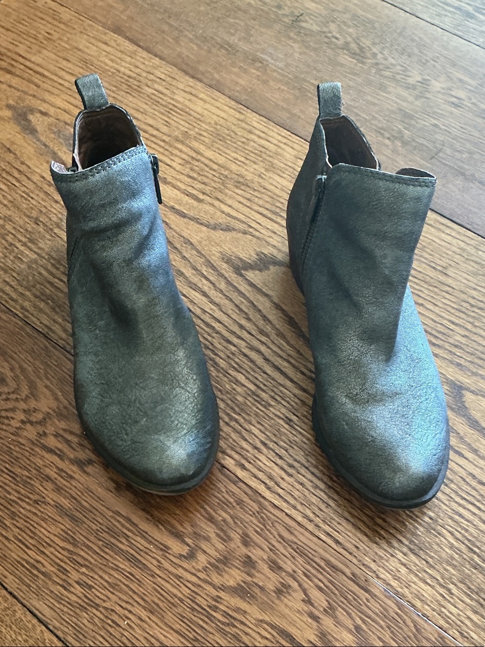 Lucky Brand Pewter Leather Basel Ankle Booties Women’s size 7M